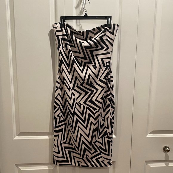 bebe Black and White Zigzag Midi Dress - Picture 1 of 9